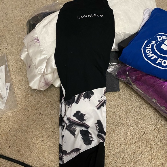 Set of 2 Younique Leggings - Picture 4 of 14